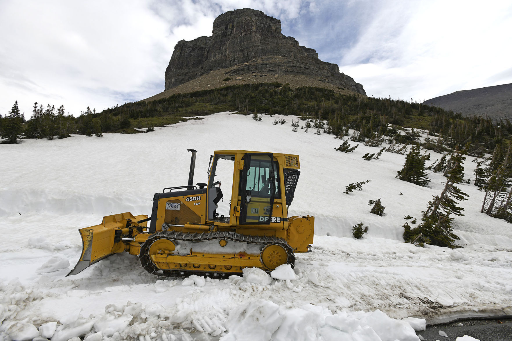 Going-to-the-Sun Road Plowing 2018 02.jpg